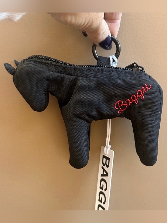 BAGGU Handbags - NWT BAGGU black horse with red embroidered horse bag charm / NEW